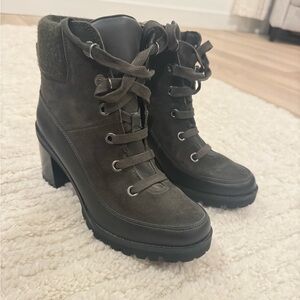 Ugg Heeled Boots Warm Cozy Trendy